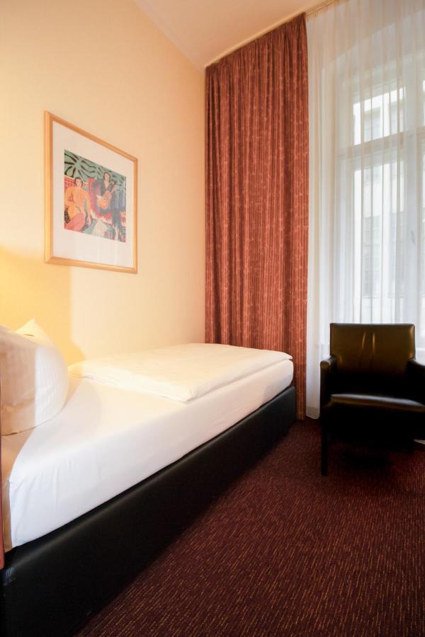 Akzent Hotel Am Goldenen Strauss Görlitz Buitenkant foto
