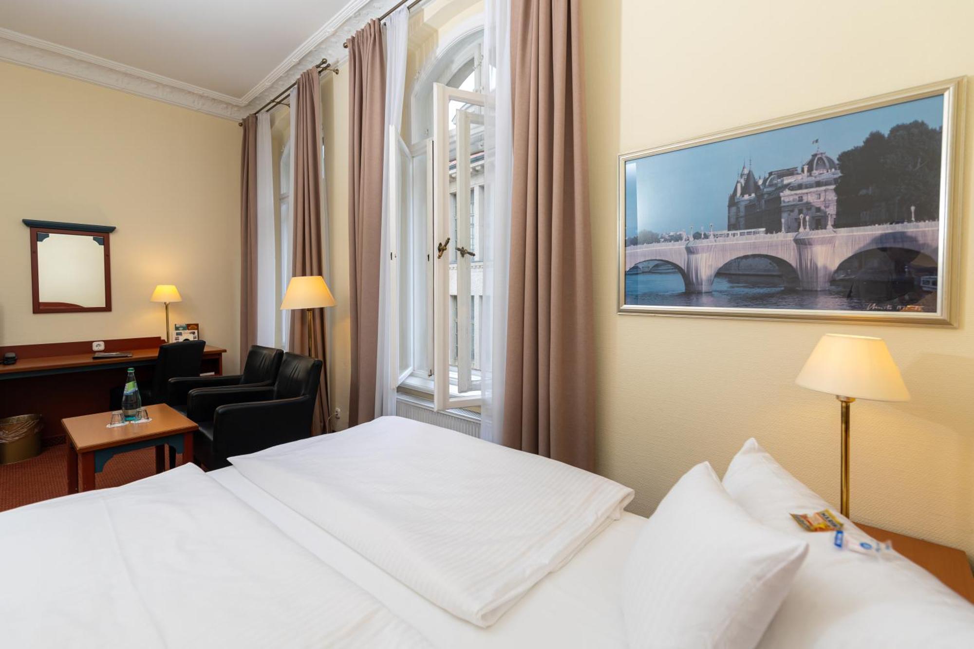 Akzent Hotel Am Goldenen Strauss Görlitz Buitenkant foto