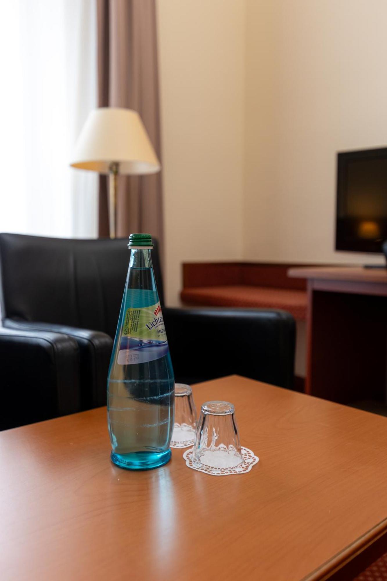 Akzent Hotel Am Goldenen Strauss Görlitz Buitenkant foto