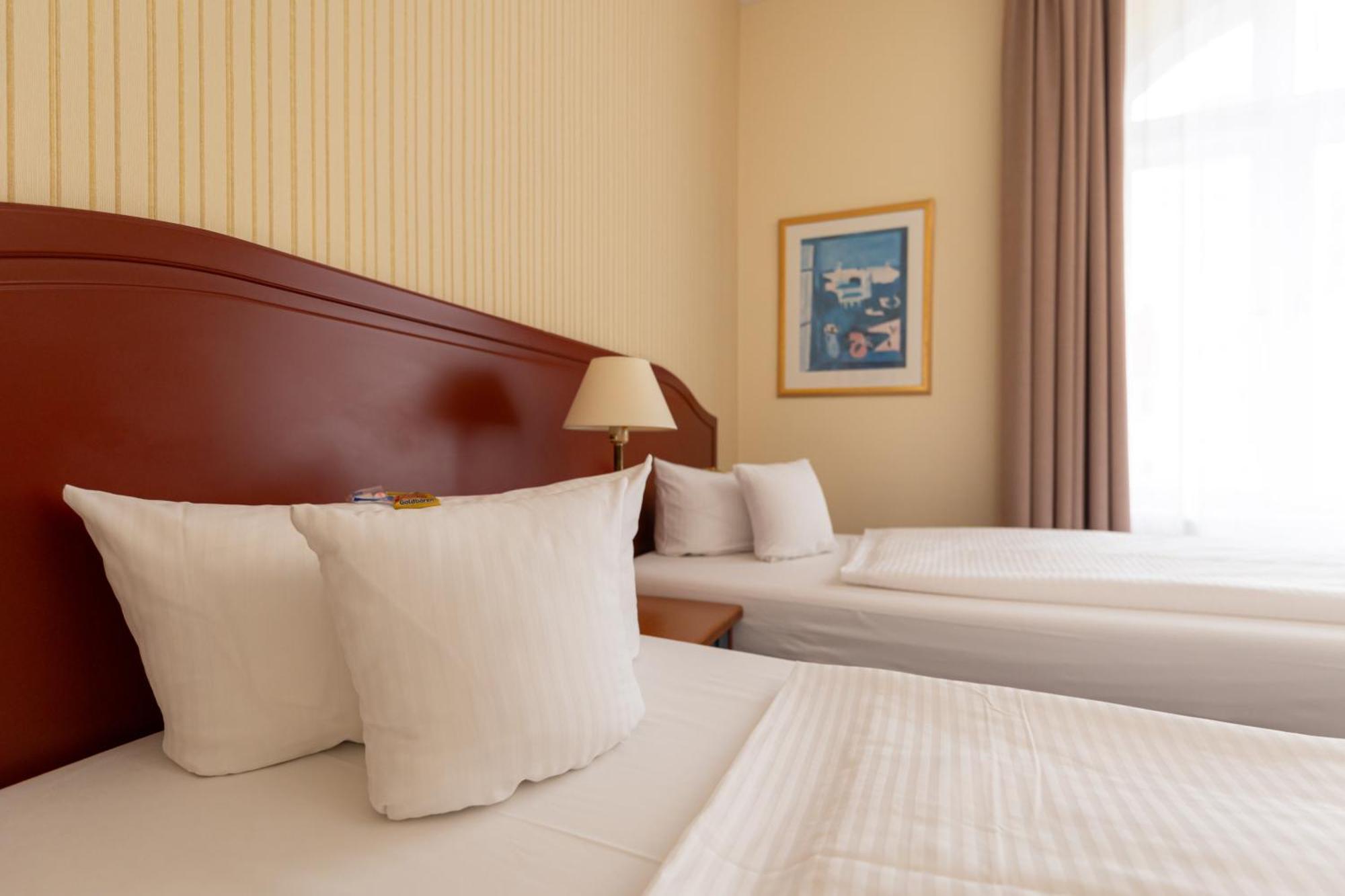 Akzent Hotel Am Goldenen Strauss Görlitz Buitenkant foto