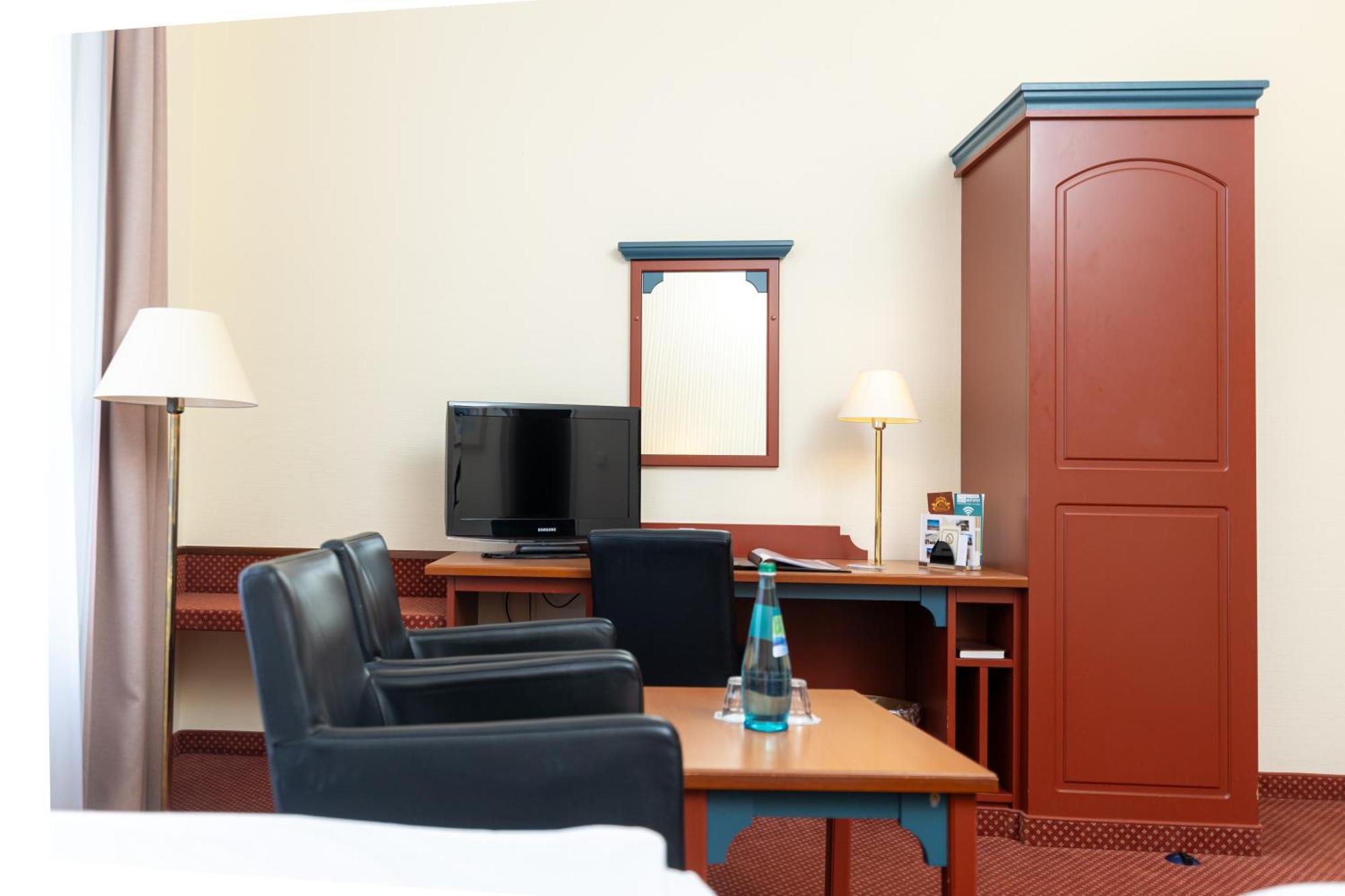 Akzent Hotel Am Goldenen Strauss Görlitz Buitenkant foto