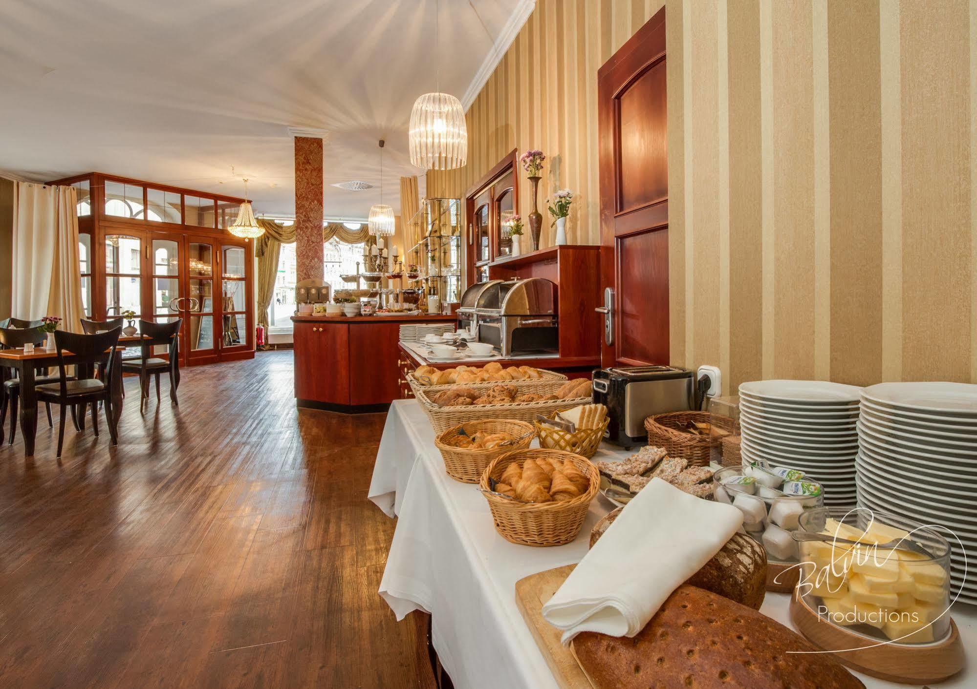 Akzent Hotel Am Goldenen Strauss Görlitz Buitenkant foto